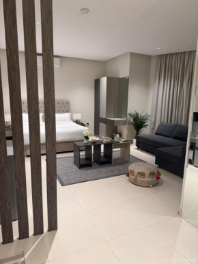 Modern Double Bedroom & Terrace in AlMalqa